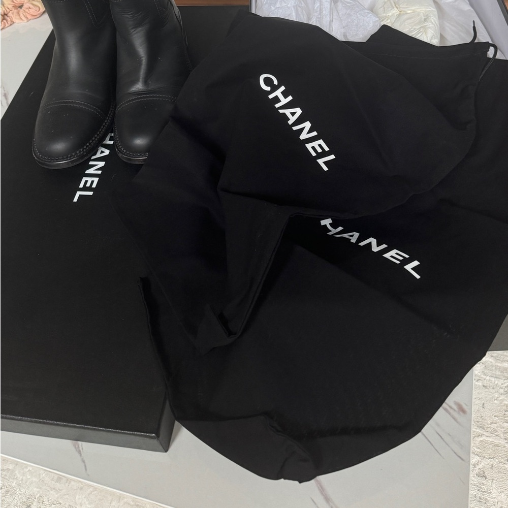 Chanel tall boots / blackj size 40/ New